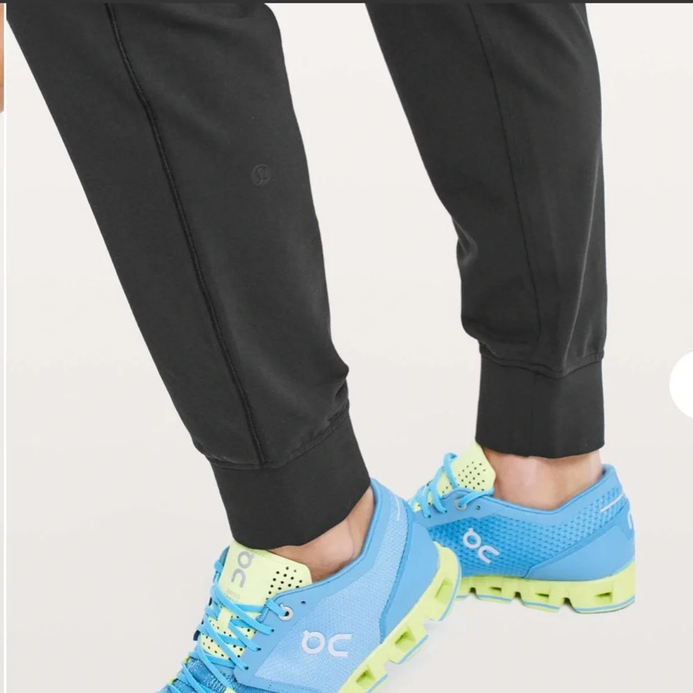 LULULEMON BLACK READY TO RULU JOGGER PANT SIZE 6 29” LENGTH RULU - Picture 4 of 12